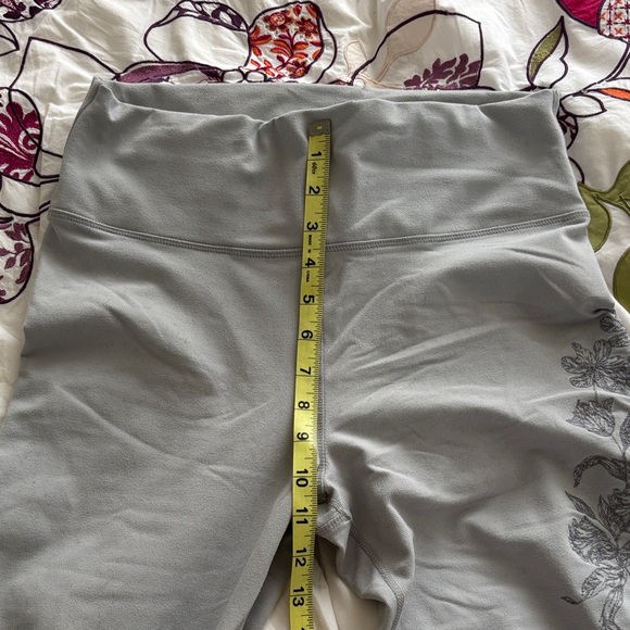 Tablets Gray Floral Women's Athletic Set - Picture 8 of 13